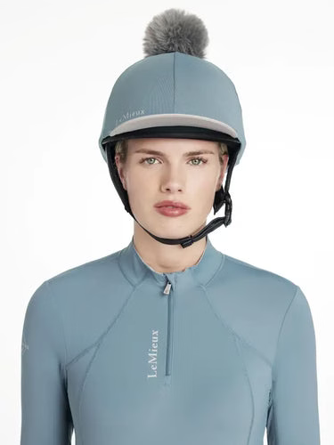 LeMieux Classique Pom hjelmovertræk - Ice Blue